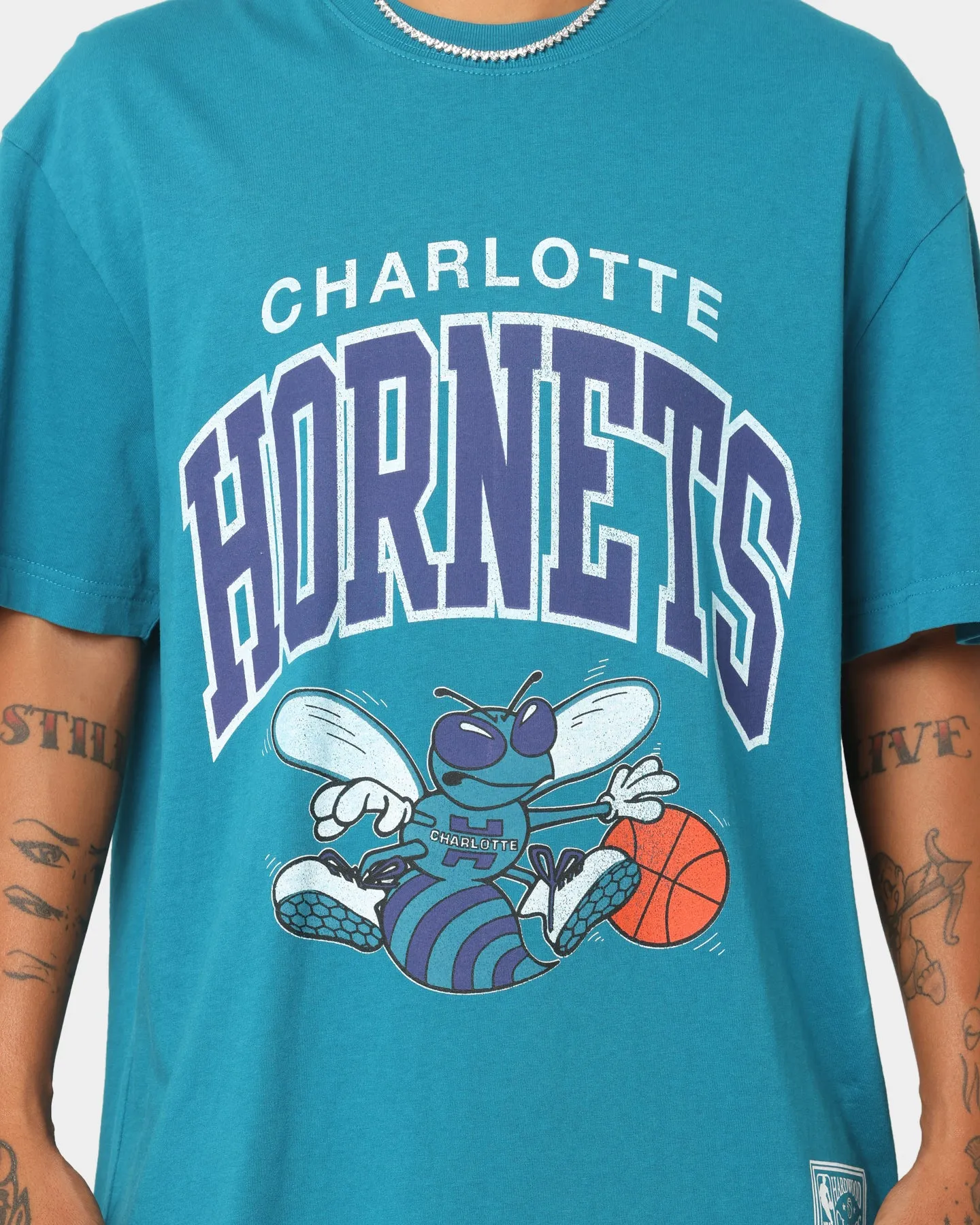 Mitchell & Ness Charlotte Hornets XL Arch Vintage T-Shirt Faded Teal