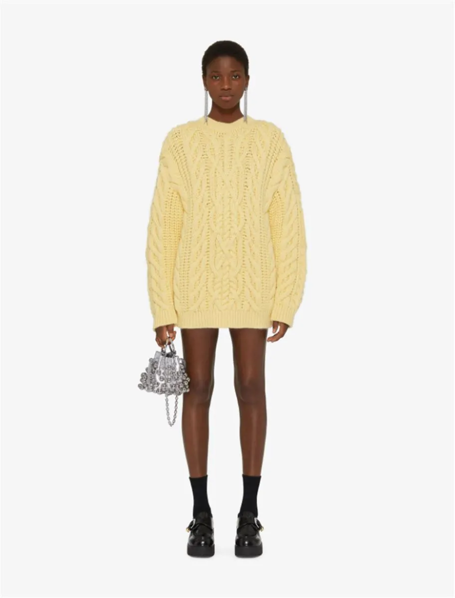 OVERSIZED SWEATER IN CABLE-KNIT