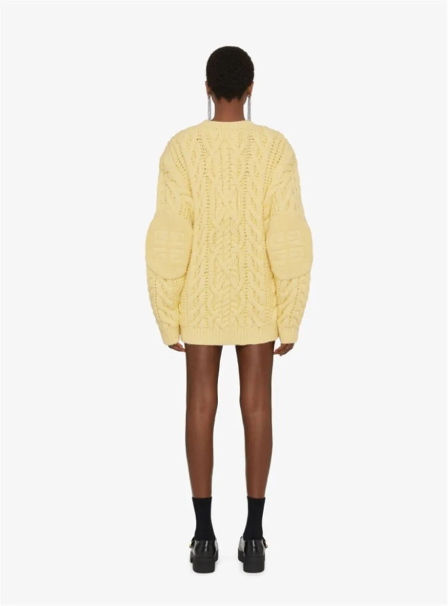 OVERSIZED SWEATER IN CABLE-KNIT