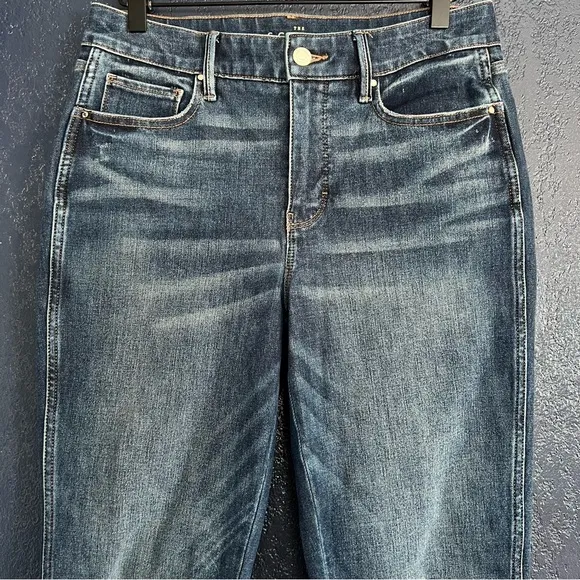 Sz6 White House Black Market High-Rise Sculpt Destructed Straight Jeans